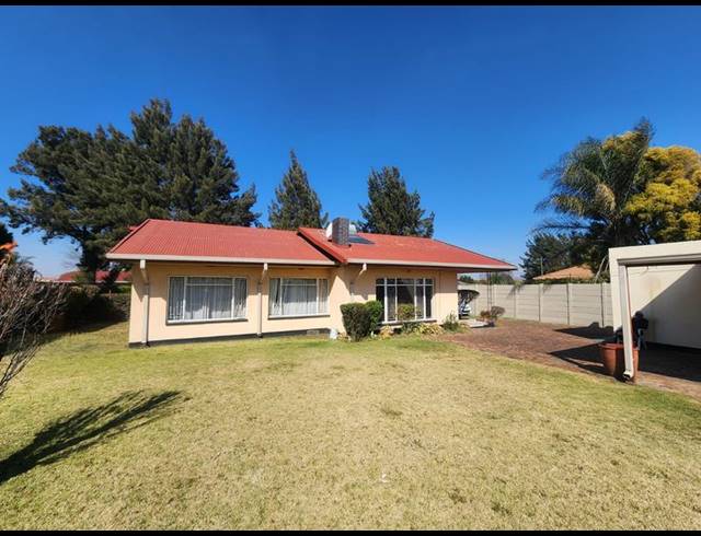 3 BEDROOM HOUSE FOR SALE IN FLORENTIA